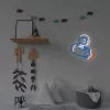 Luz néon decorativa MANTA SNL90MT Style Neon Lights — motivo astronauta em foguetão