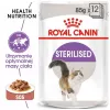 ROYAL CANIN FHN Sterilised in Soße – Comida húmida para gatos adultos – 12x85g