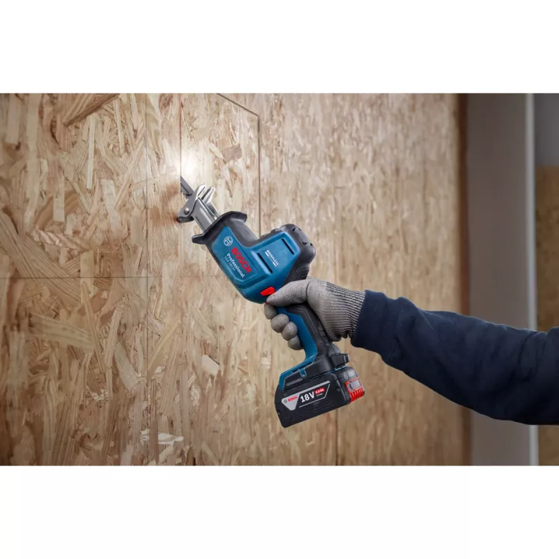 Serra sabre Bosch GSA 18V-24 Professional 18V a bateria, ferramenta isolada, azul/preto