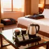 Adler AD 1354 chaleira de hotel em aço inoxidável 1,2 L + tabuleiro com chávenas preto, aço