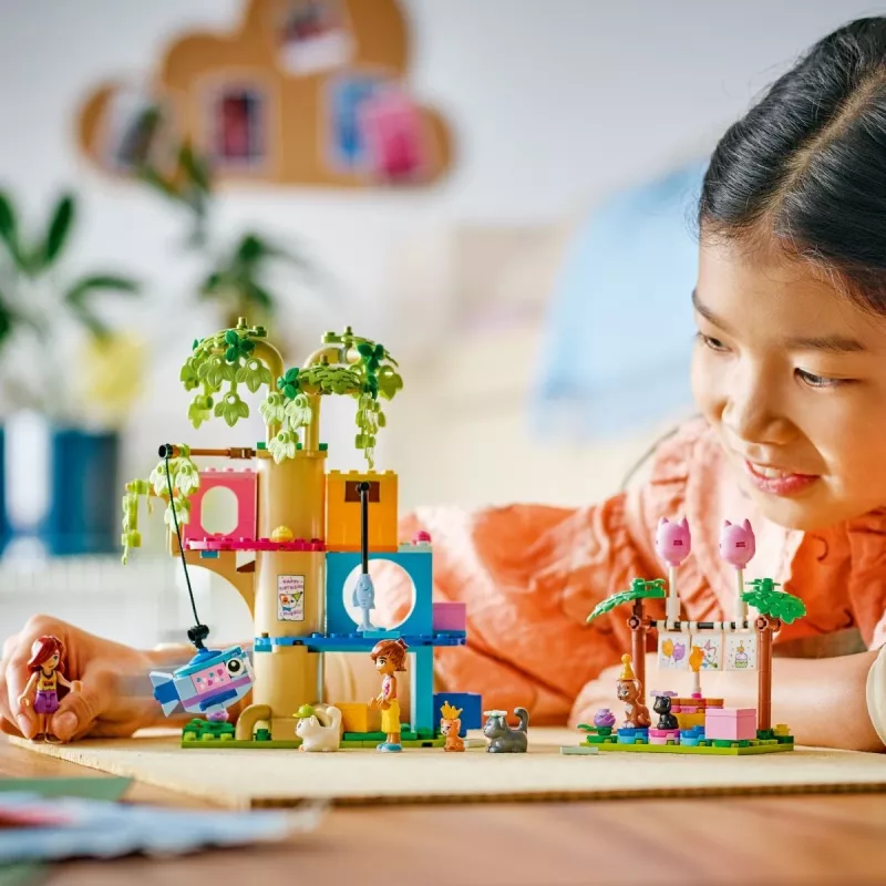 Brinquedo de construção LEGO Friends 42666 conjunto de brincar casa na árvore da festa de aniversário dos gatos, 321 peças, 6+ anos, 180×160×100 mm