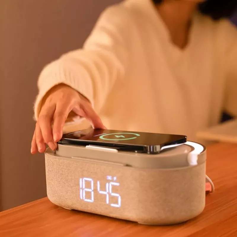 Rádio-despertador digital MANTA RDI920 Verona com sintonizador FM e despertador
