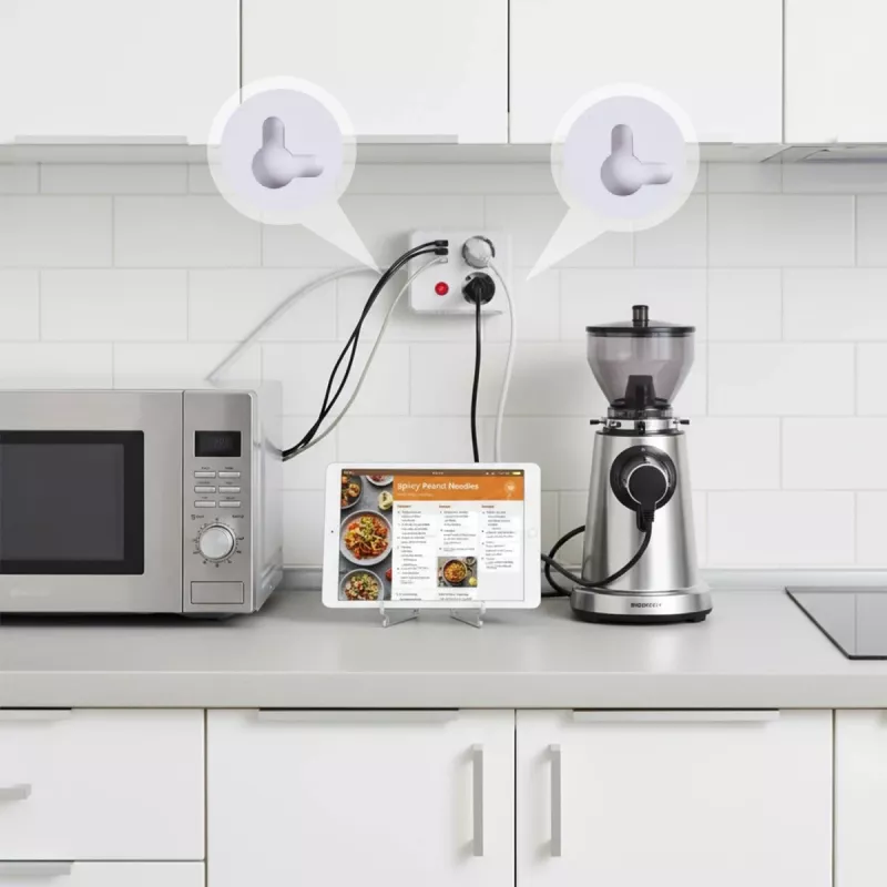 Extensão elétrica MACLEAN MCE387 W — 2 tomadas, 3×USB A, 110–240 V, 2500 W, cabo de 1,5 m, branco