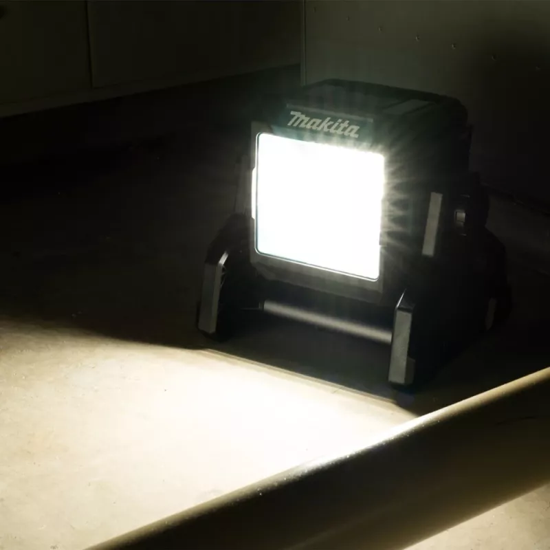 Holofote LED a bateria Makita ML003G