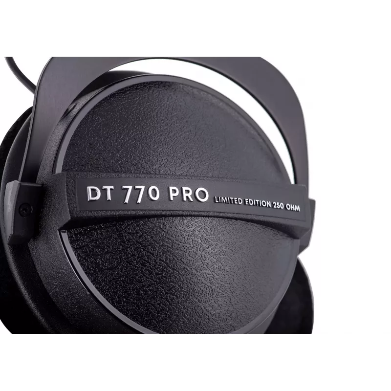 Auscultadores Beyerdynamic DT 770 PRO 250 OHM preto edição limitada