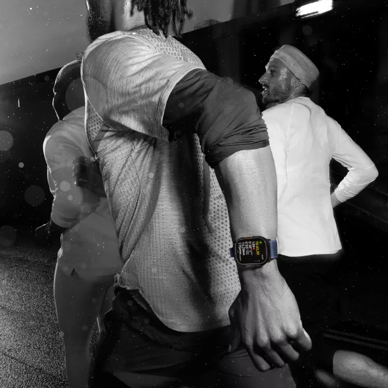 Apple Watch Ultra 2 - 49 mm - Titânio preto