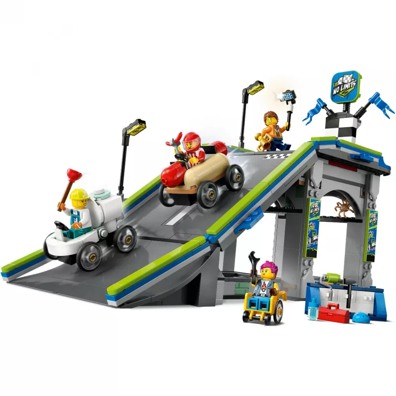 LEGO CITY 60460 No Limits: Camião com Rampa para Carro de Corrida