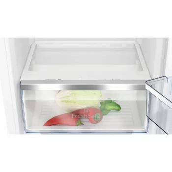 Frigorífico de encastre NEFF KI1413DD1 – 204 L, classe energética D, luz LED, porta com dobradiça à direita, branco