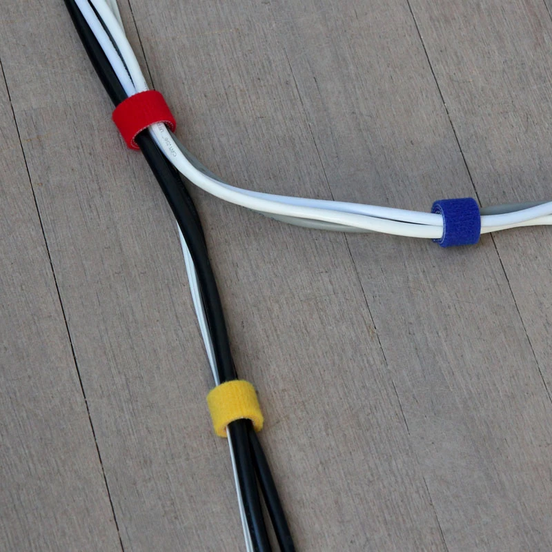 LABEL THE CABLE rolo de fita adesiva de velcro de dupla face 4x 1m - cores variadas