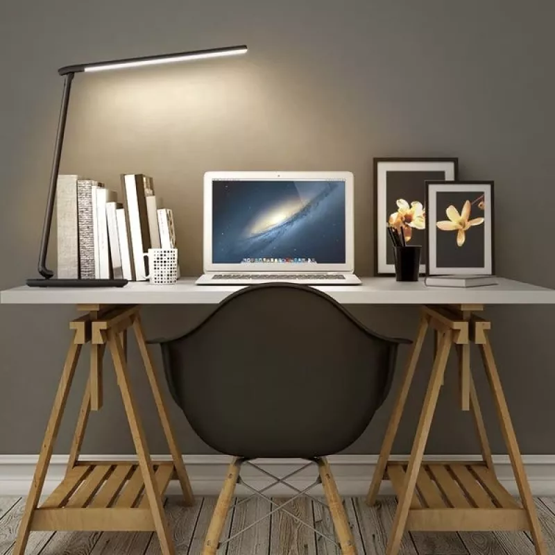 Candeeiro de secretária LED Aukey LT-T10 12W 3000–6500K — temperatura de cor ajustável, preto