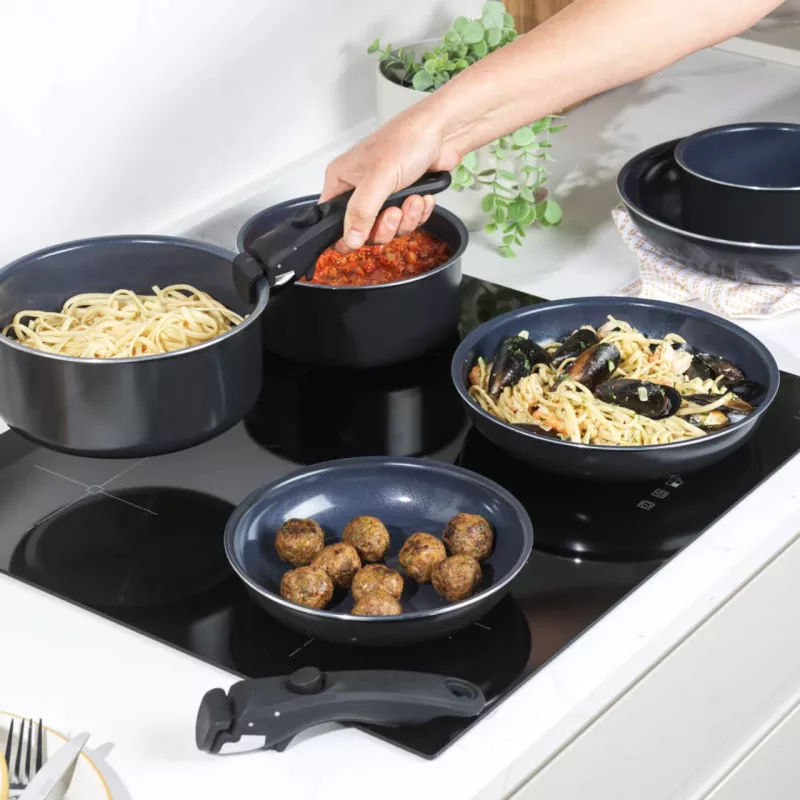 Conjunto de panelas Russell Hobbs RH03321EU7 — 8 peças, antiaderente, apto para máquina de lavar loiça