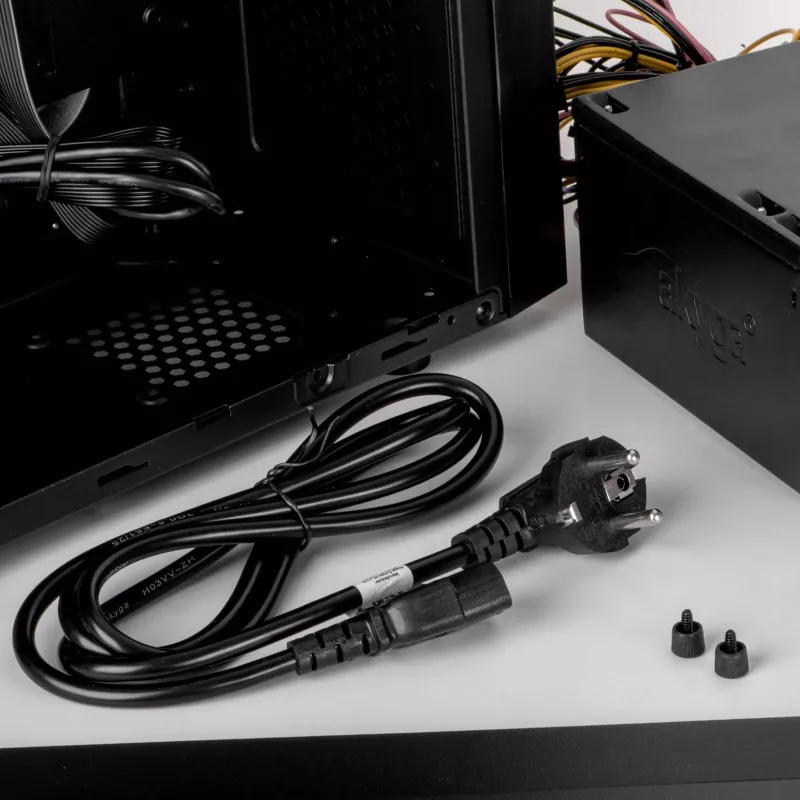 Cabo de alimentação Akyga AK-PC-05A CEE 7/7 para IEC C13, 5 m, preto