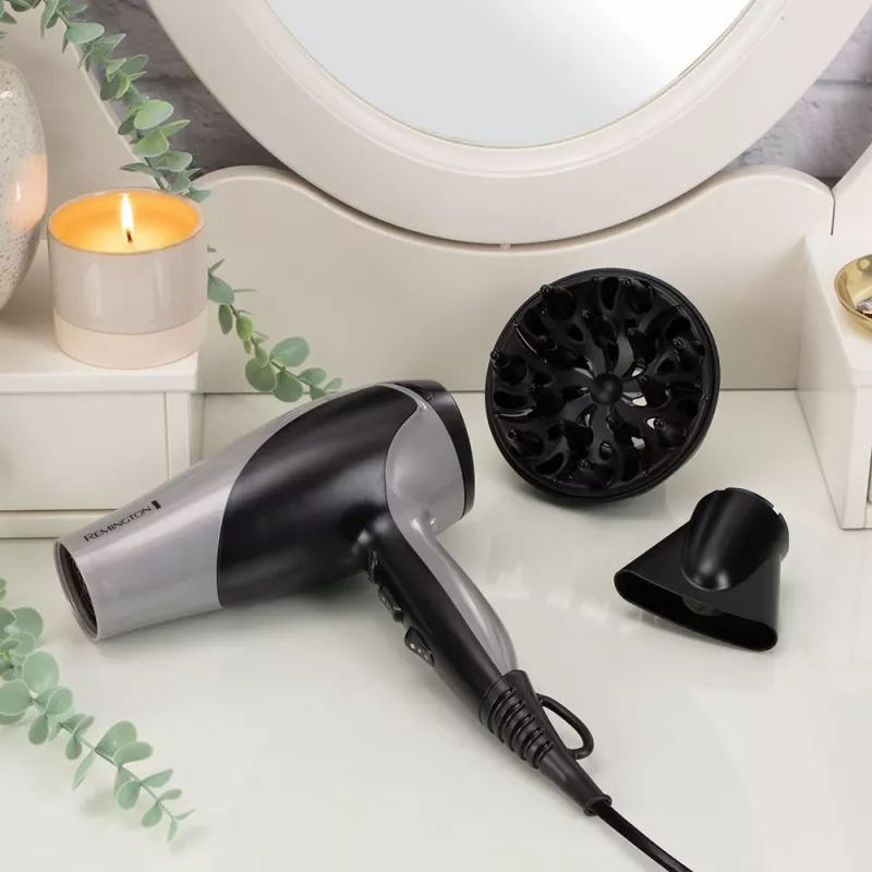 Secador de cabelo Remington D3190S — 2200 W, iónico, 3 níveis de temperatura, 2 velocidades, jato de ar frio, difusor e concentrador (prateado/preto)