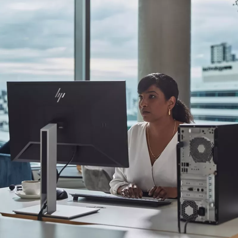 PC de secretária HP Pro Tower 400 G9 PCI Intel Core i5-14500 16GB RAM 512GB SSD Windows 11 Pro