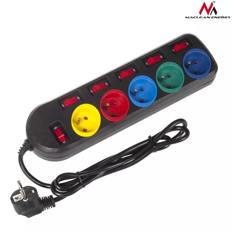 Régua de tomadas Maclean MCE204M 1,5 m 5 tomadas AC interior preta, multicolor
