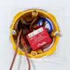 Atuador de medição e comutação Shelly Qubino Wave 1PM Mini Z-Wave vermelho