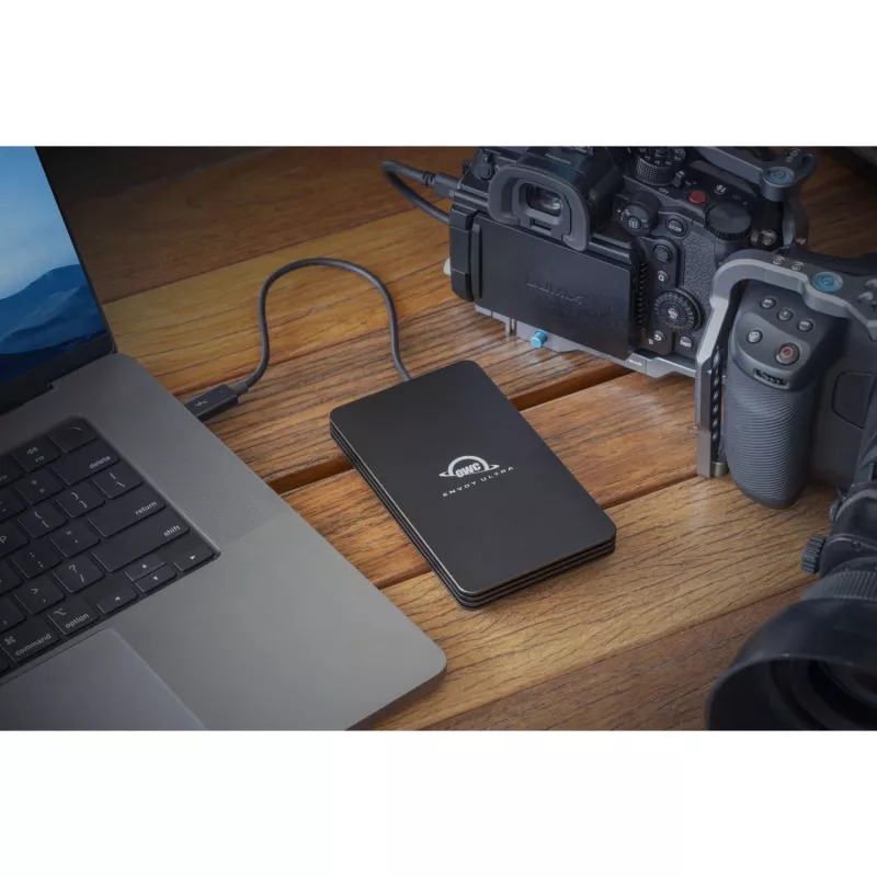 OWC Envoy Ultra - SSD - 2 TB - externo (portátil) - M.2 NVMe (M.2 NVMe) - Thunderbolt 5 (conector USB-C) - Preto (OWCTB5ENVU02)