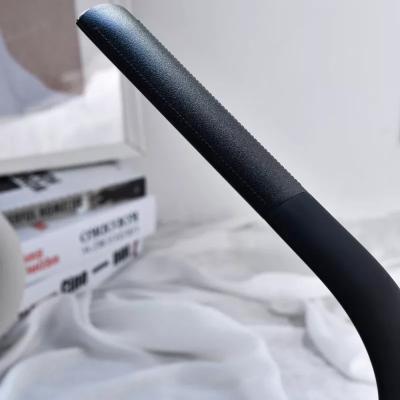 Candeeiro de mesa Hawk HW-LAMP02 preto — regulável, braço ajustável
