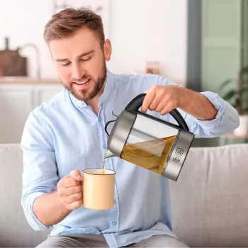 Chaleira elétrica Black & Decker 1,7 L 2200 W preta em aço inoxidável transparente
