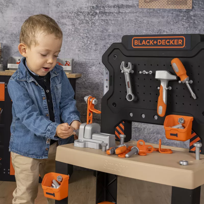 Bancada de ferramentas de brincar SMOBY Black & Decker modelo 2025 com ferramentas e acessórios