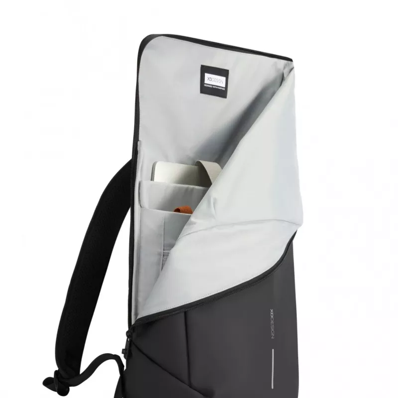 Mochila XDDESIGN URBAN FLAP-TOP P706.2601 — repelente à água, leve, preta