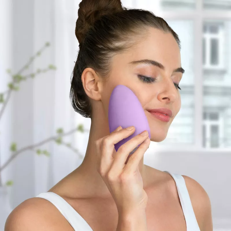 Escova facial vibratória Silk'n Bright roxa alimentação por rede/pilhas para todos os tipos de pele