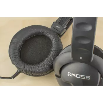 Koss | UR20 | Auscultadores estilo DJ | com fios | on-ear | cancelamento de ruído | preto