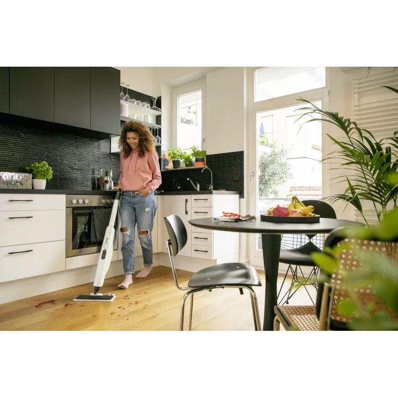 Mopa a vapor Kärcher SC 3 UPRIGHT — depósito de 0,5 L, 1600 W, tempo de aquecimento de 30 s, depósito removível, patins para carpetes