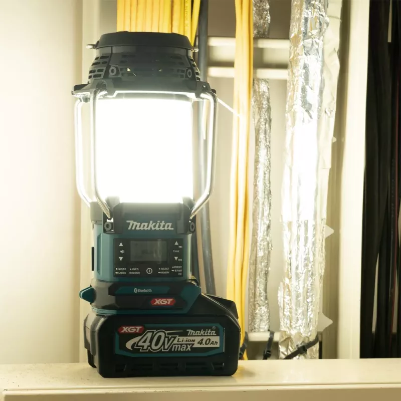 Rádio Makita MR009GZ 12/14.4/18/40V com lâmpada