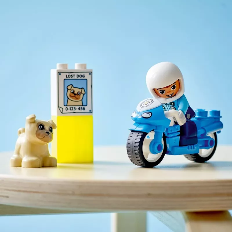 Conjunto de mota de brinquedo LEGO Duplo Polícia 10967 com rodas móveis e figura de polícia