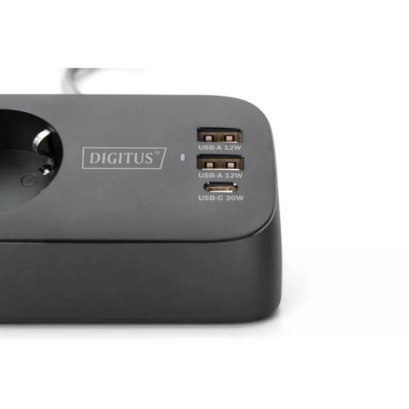 Extensão elétrica DIGITUS 3 tomadas com 2×USB-A & 1×USB-C, 3 tomadas AC tipo E/F, cabo de 1,5 m, preto