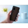 Capa de proteção para Samsung Galaxy S20+ — Man and Wood — Ebony preto
