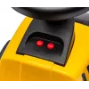 Veículo CAT trator com atrelado amarelo para montar