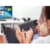 O Tracer EXpert RF é um teclado sem fios ergonómico de tamanho completo com disposição QWERTY, teclas de membrana e um design esguio preto e cinzento. Concebido para uso doméstico e de escritório, combina um touchpad integrado e teclas multimédia com uma ligação sem fios de 2,4 GHz para oferecer uma solução de introdução compacta para televisores, consolas, portáteis e PC clássicos.