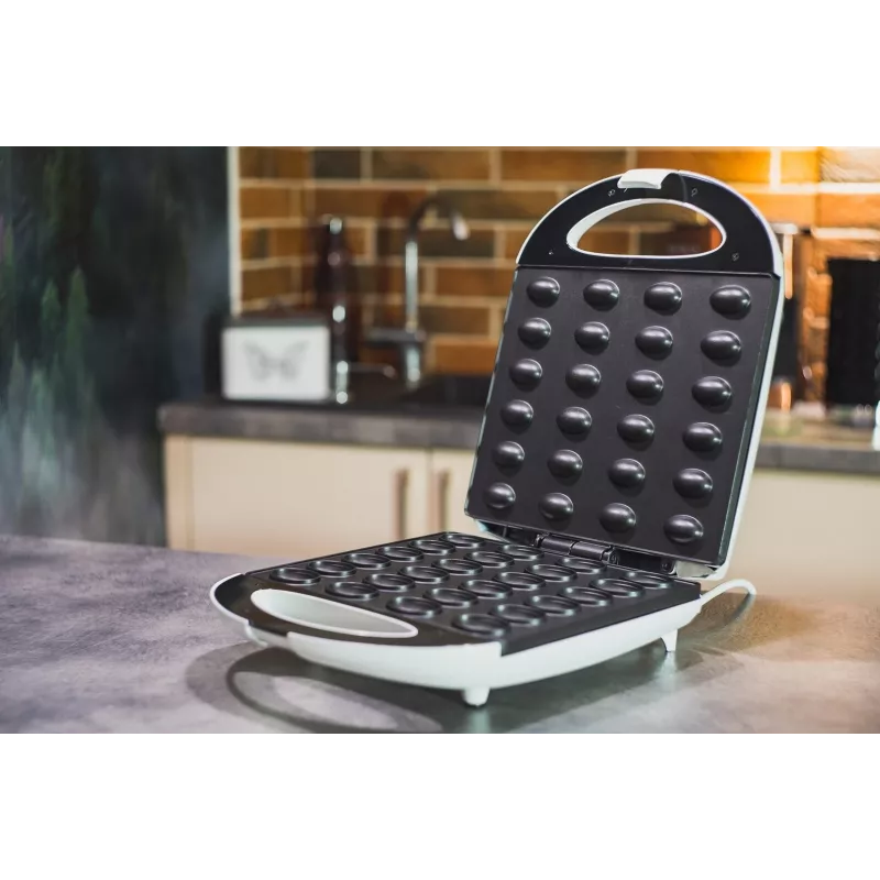 Máquina de waffles Adler AD 3039 — 24 waffles, 1600 W, branco, antiaderente, pegas frias ao toque
