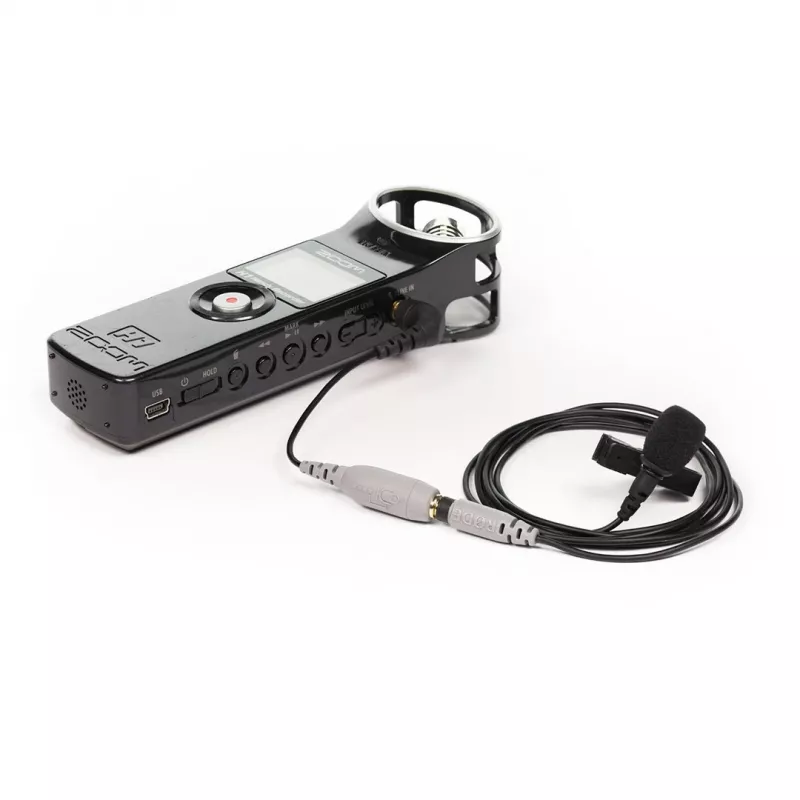 Microfone lavalier RØDE smartLav+ — com fios, omnidirecional, 3,5 mm, 20–20.000 Hz, sensibilidade -35 dB, 2 unid., estojo de transporte