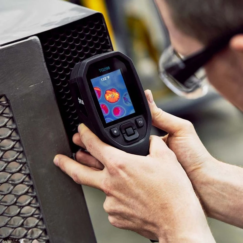 FLIR TG298 câmara termográfica portátil, 160x120, MSX Super Resolution 320x240, de -25 a +1080 °C, laser, ecrã LCD, preta