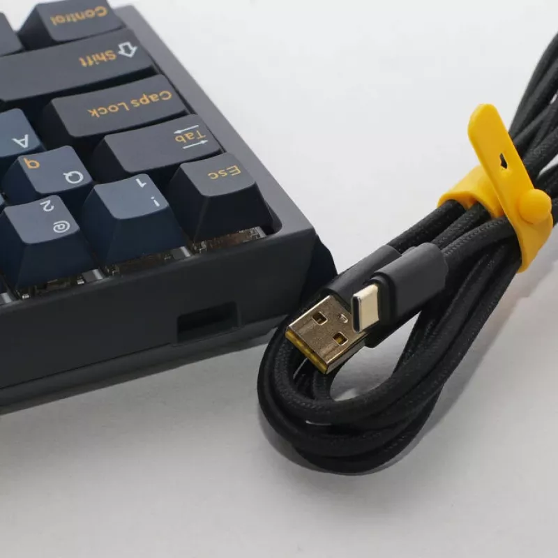 Teclado mecânico gaming Ducky One 3 Pro Mini — Hot-Swap, Cherry MX Blue, taxa de interrogação 8000 Hz