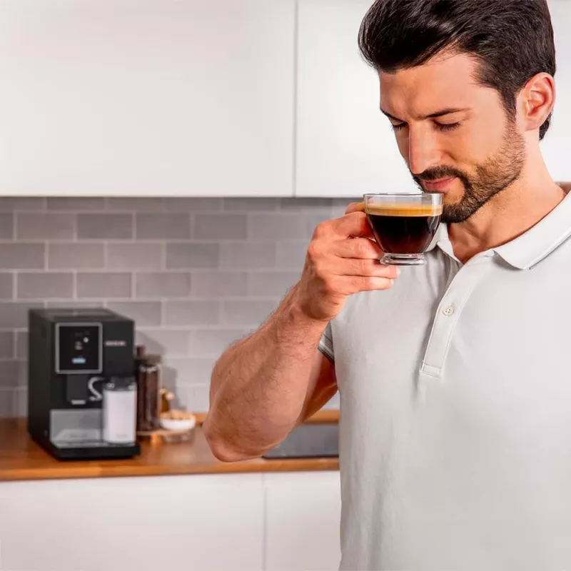Máquina de café expresso CECOTEC Cremmaet Compactccino Connected 1460W preta