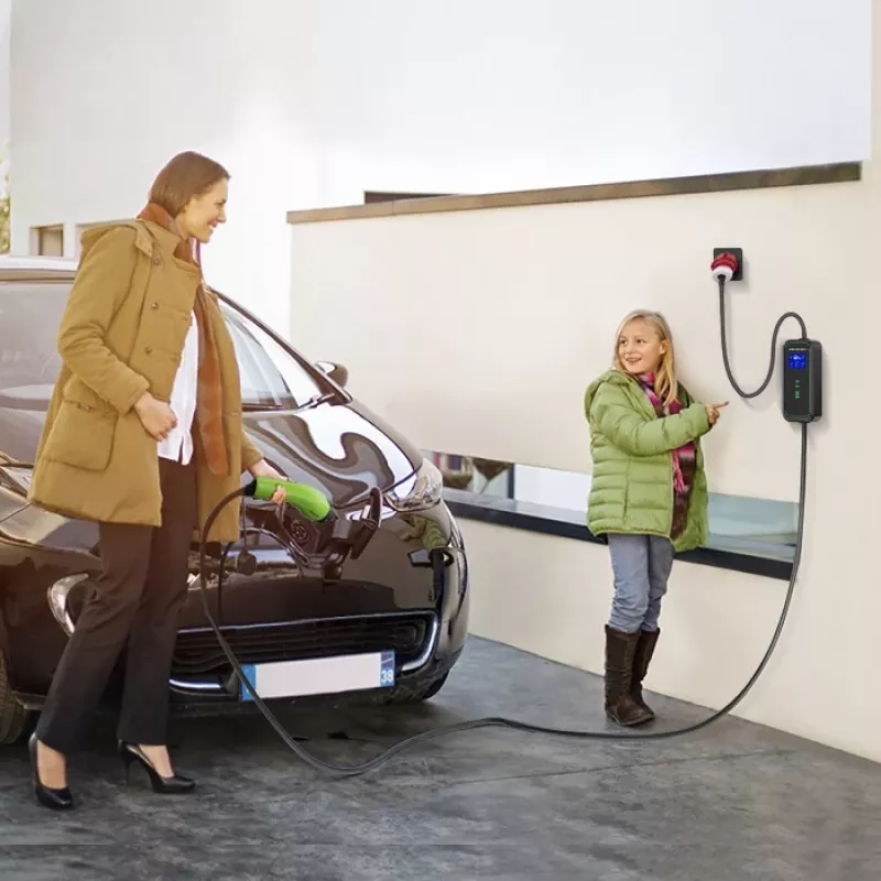 Carregador móvel para carro elétrico Qoltec ajustável 2em1 Type2 | 7kW | 230V | CEE 3 PIN | Wi-Fi | LCD | portátil | wallbox | 5m