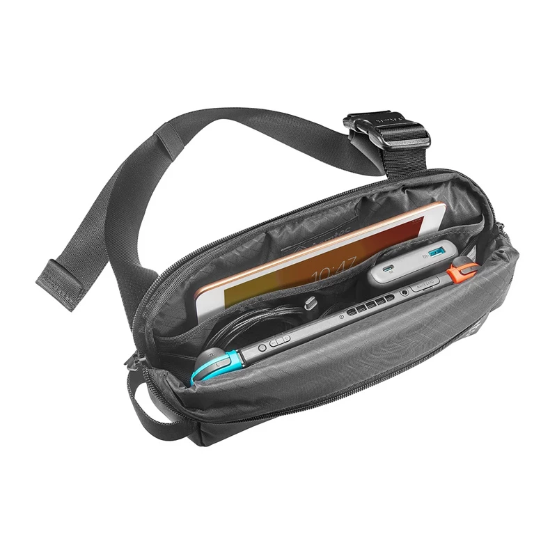 Bolsa de tiracolo Tomtoc Explorer-T21 S — companheiro compacto para o essencial, preto