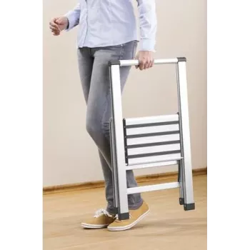 Escadote dobrável de design em alumínio WENKO Single-speed – 150 kg – 3,2 kg – 35 cm – 71 cm – 43,5 cm – 5,5 cm (601010100)