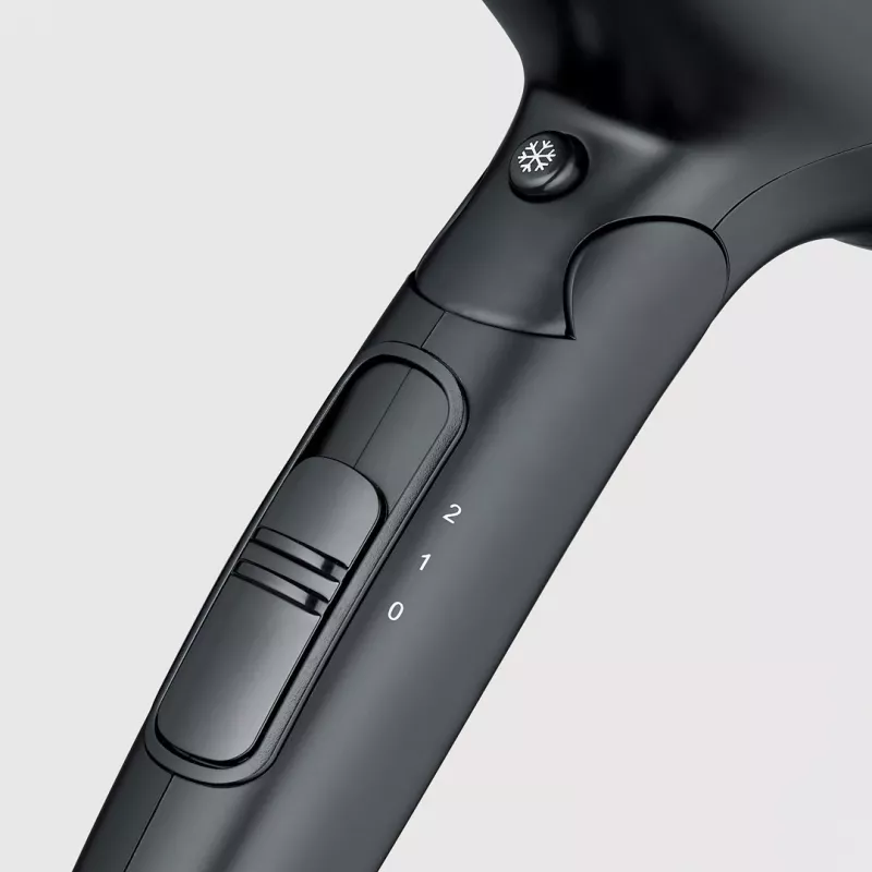 Secador de cabelo SEVERIN HT 0159 — 1600 W, tensão dupla 110/220–240 V, 2 velocidades, botão de ar frio, cabo de 1,8 m, preto