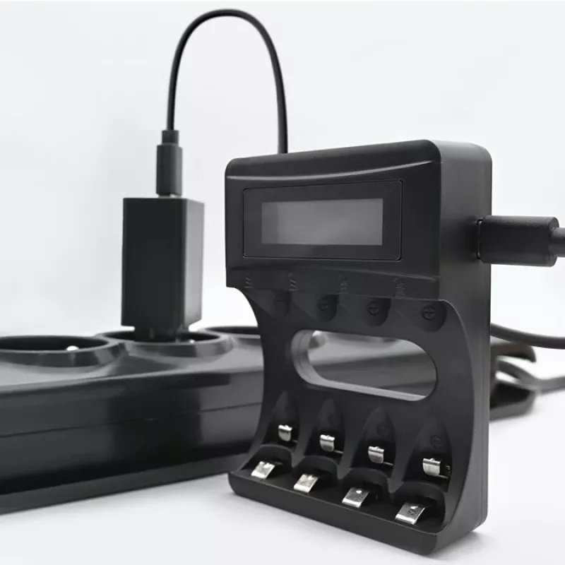 Carregador de pilhas QOLTEC 50654 para pilhas Ni‑MH R03 (AAA) e R6 (AA), 1800 mA