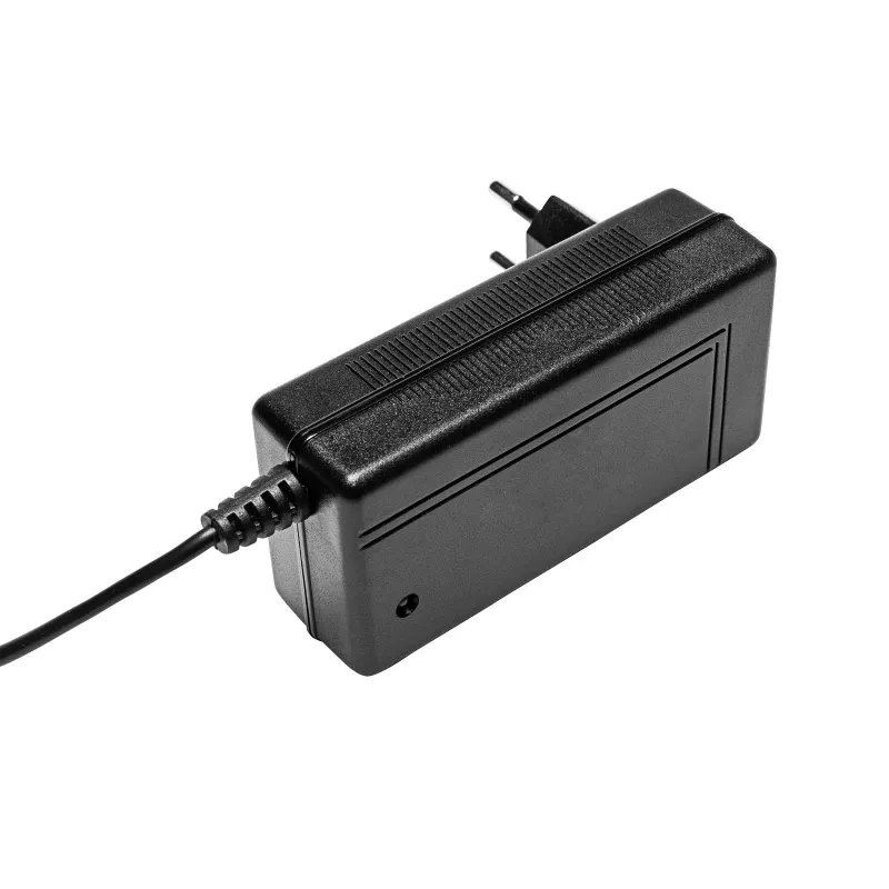 Carregador Akyga AK-PD-06 para aspirador Dyson V6 / V7 / V8, 26,1 V / 0,78 A, 20 W, 1,8 m