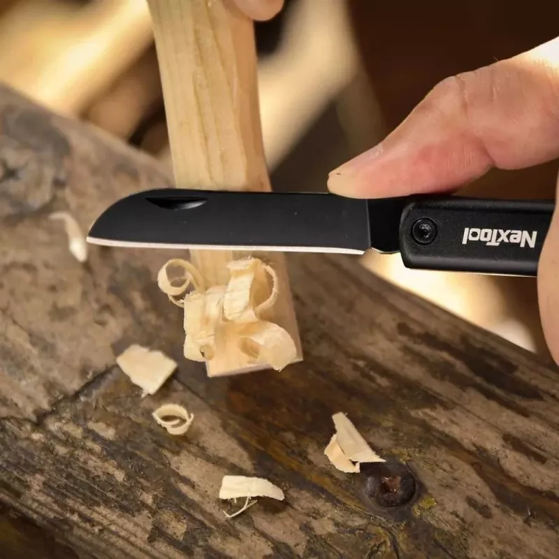 Caneta lanterna multifuncional Nextool NE20026 — LED 50 lm, 90 min de funcionamento, lâmina em aço inoxidável, tesoura, USB-C, alumínio, 125×15 mm, 38 g