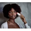 Therabody TheraFace Depuffing Wand aparelho de cuidado facial com tratamento quente e frio, branco