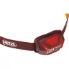 Lanterna frontal Petzl Actik Core — LED, 100 lm, bateria USB-A de 1250 mAh integrada, IPX4, vermelha