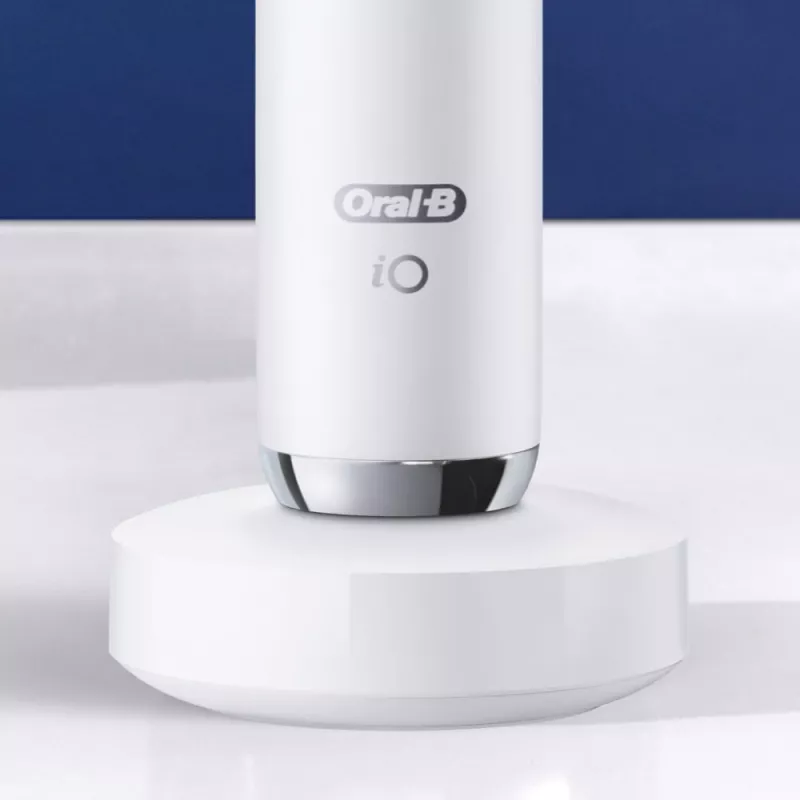 Escova de dentes elétrica Oral-B iO9 iOM9.1A1.1AD branca