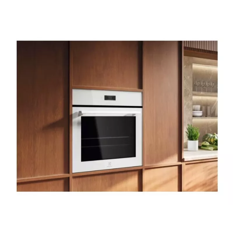 Forno elétrico de encastrar Electrolux LOE8F38V — 72 L, limpeza por catalisador, visor TFT, 220–240 V